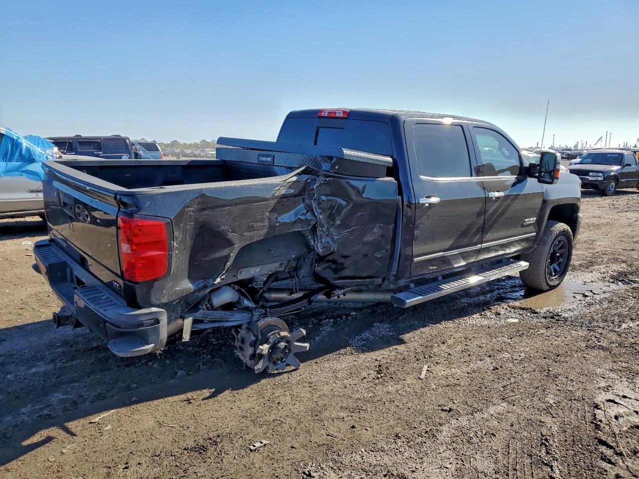 2018 CHEVROLET SILVERADO K2500 HEAVY DUTY LTZ photo 3