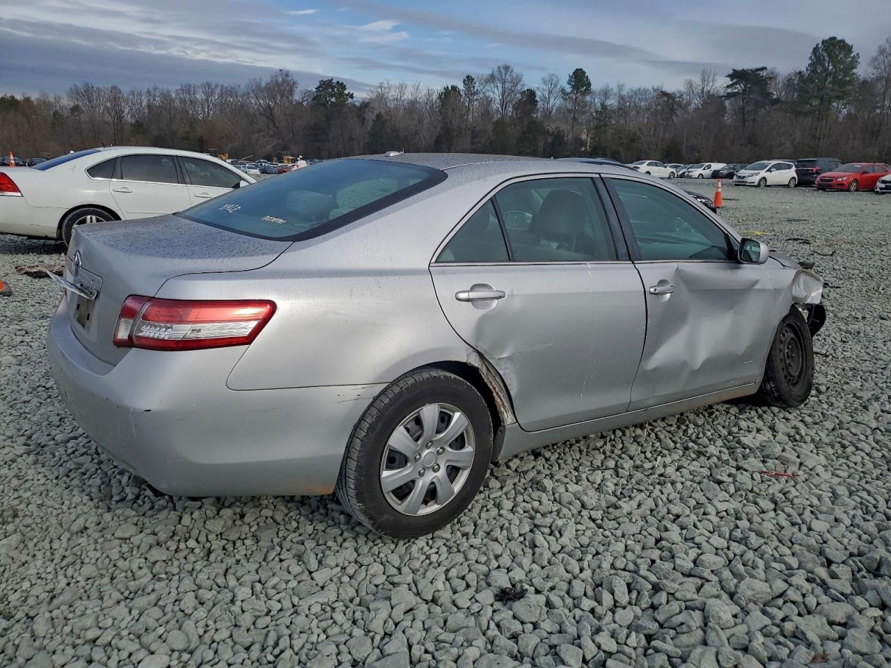 2011 TOYOTA CAMRY BASE photo 3