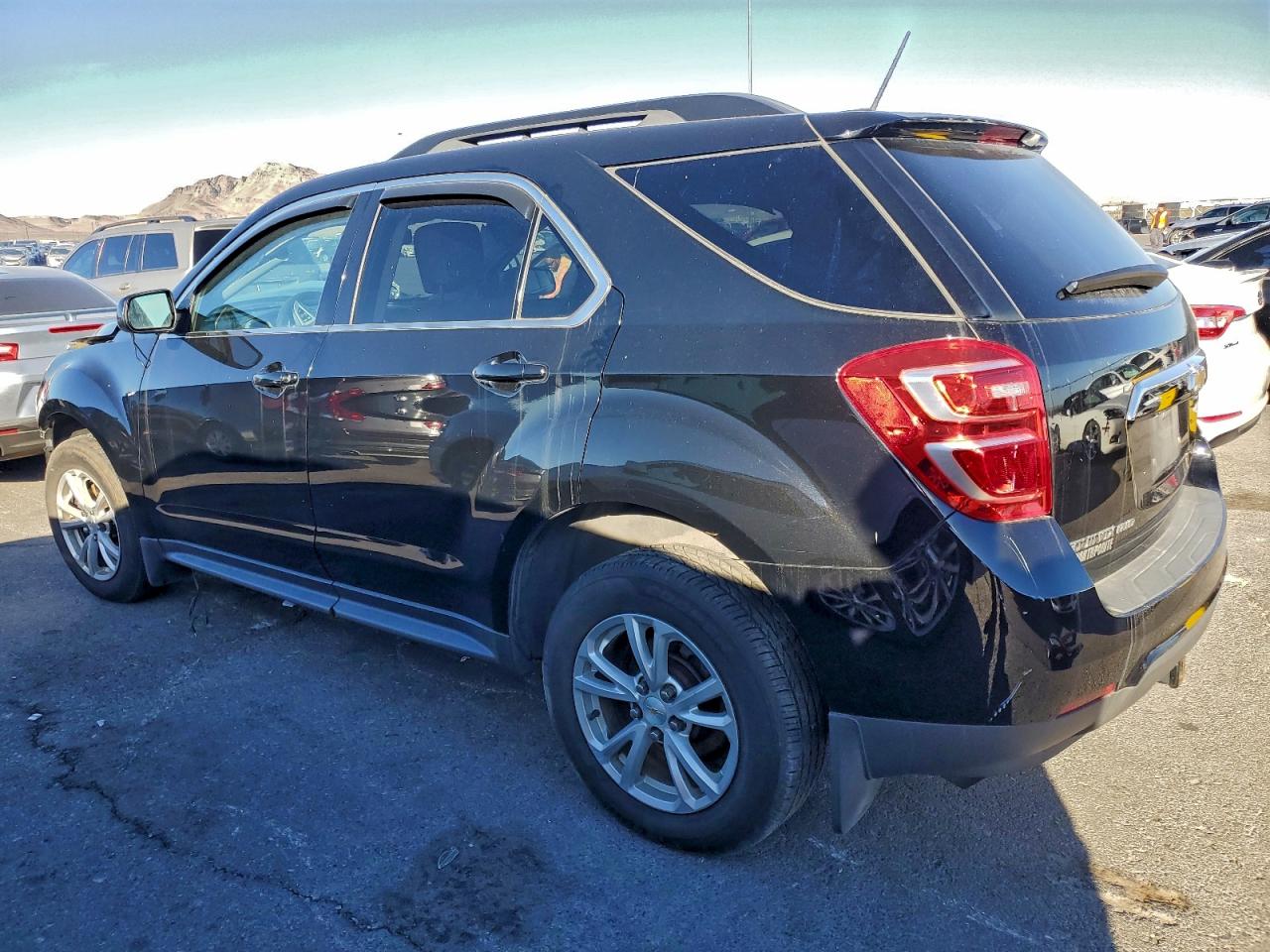 2017 CHEVROLET EQUINOX LT photo 2