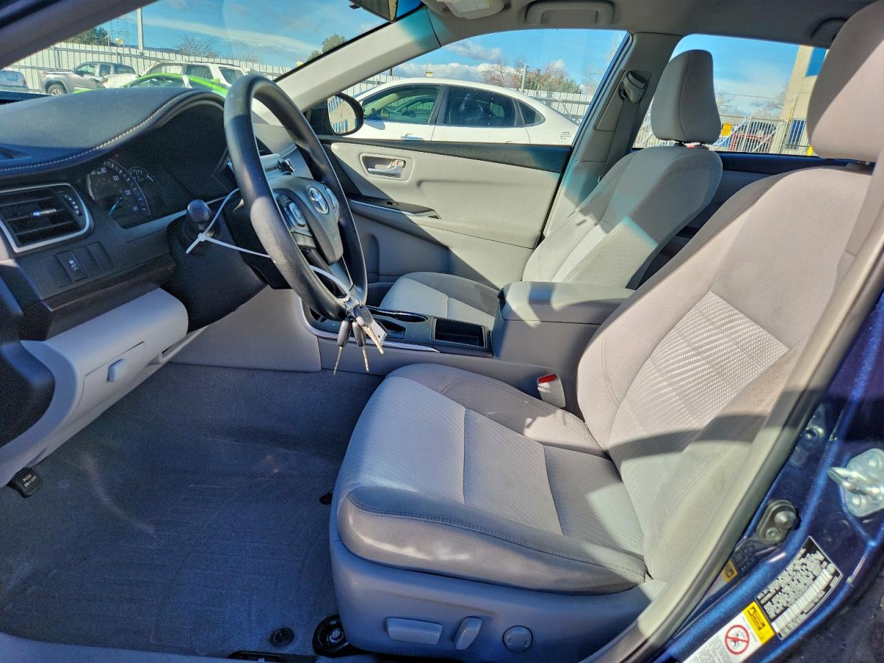 2015 TOYOTA CAMRY LE photo 7