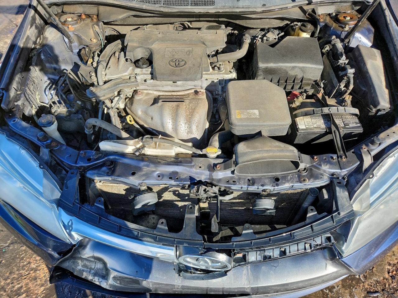 2015 TOYOTA CAMRY LE photo 11