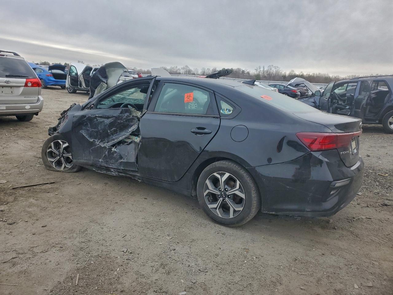 2020 KIA FORTE FE photo 2