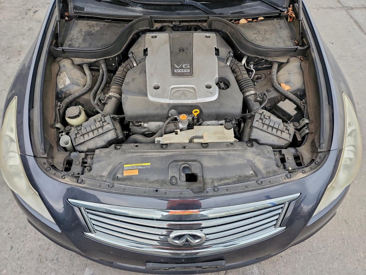 2010 INFINITI G37 photo 21
