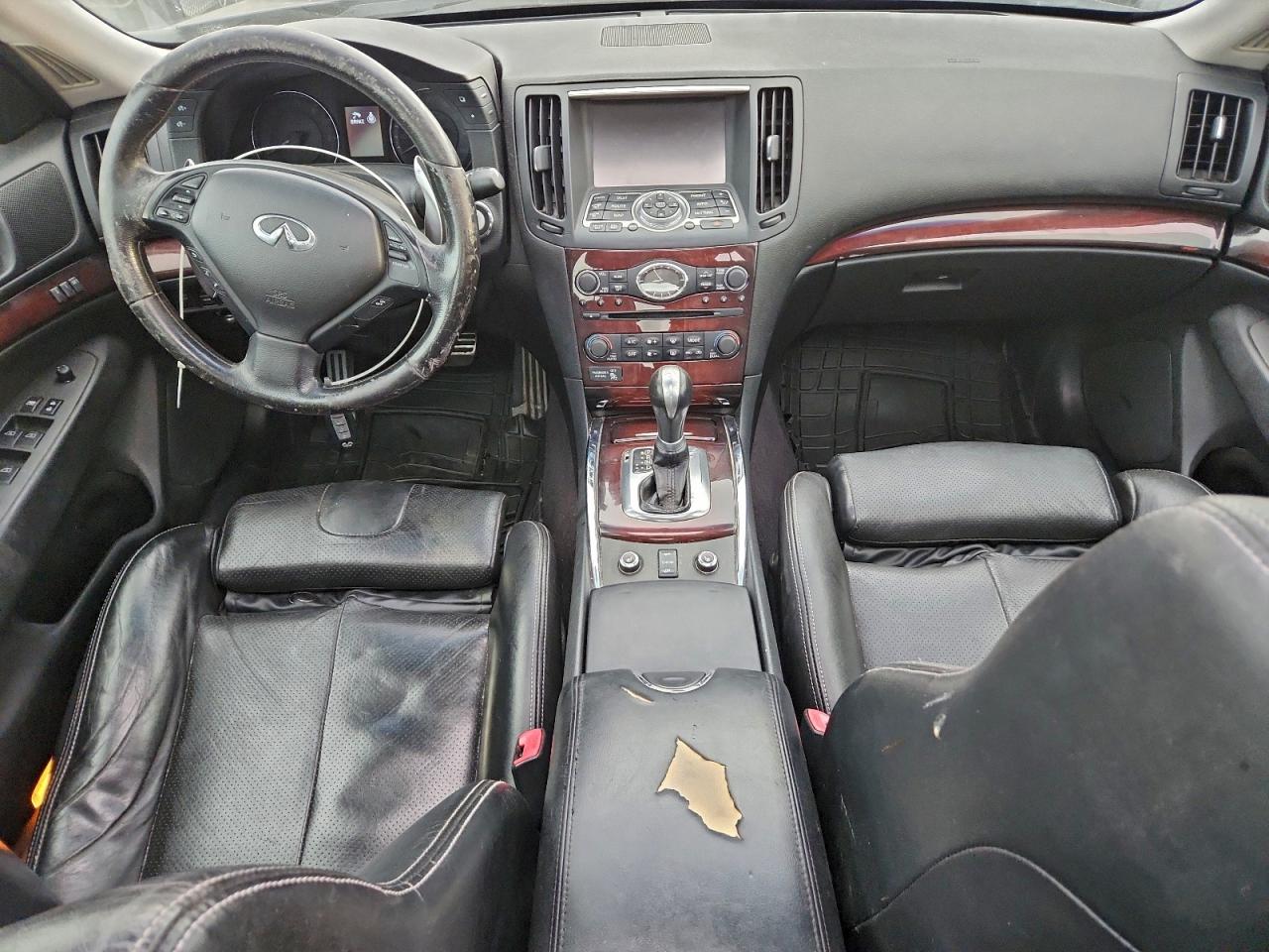 2010 INFINITI G37 photo 15