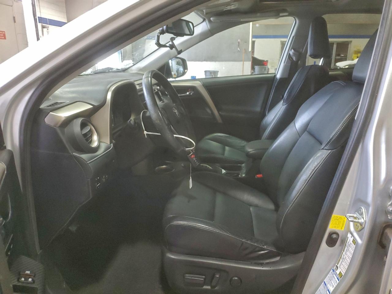2015 TOYOTA RAV4 LIMITED photo 7
