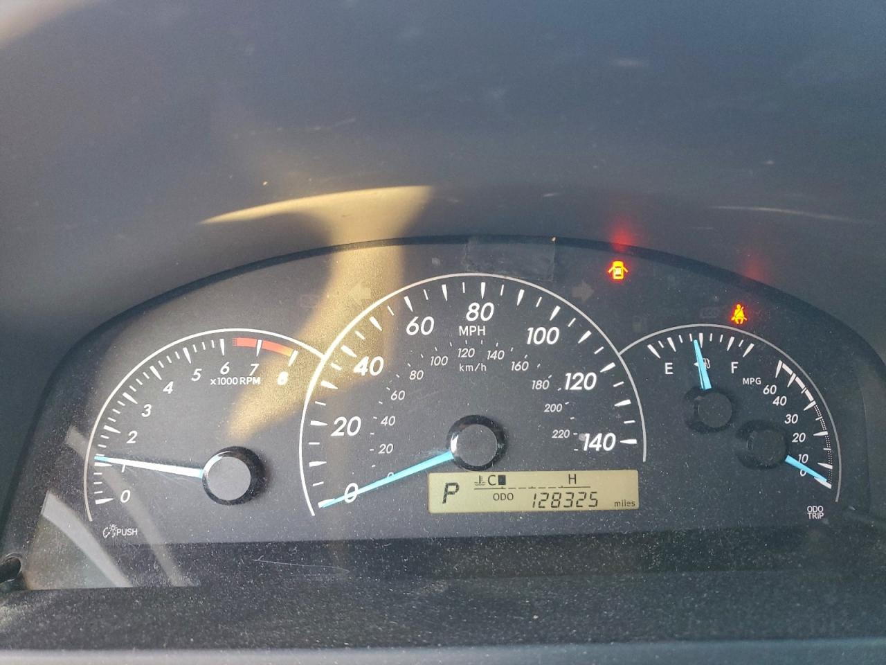 2013 TOYOTA CAMRY L photo 9