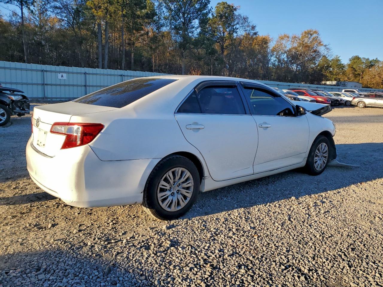 2013 TOYOTA CAMRY L photo 3