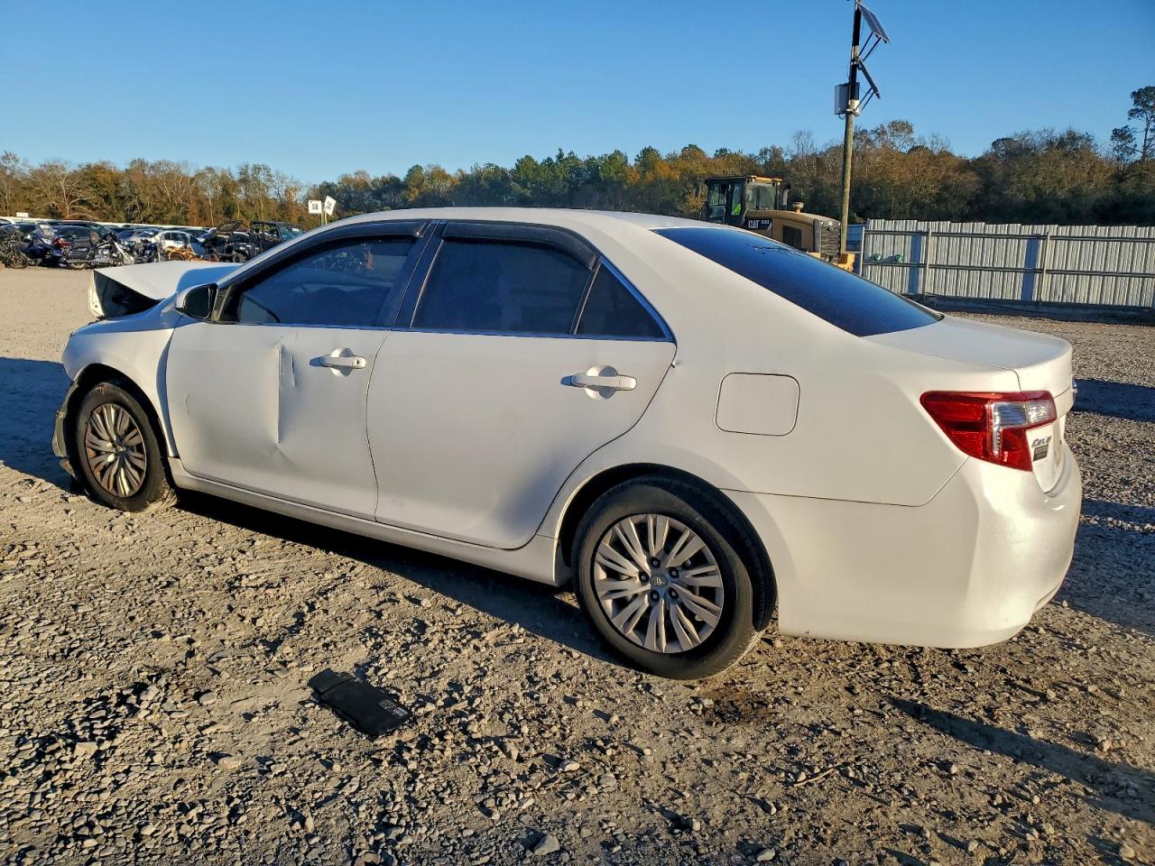 2013 TOYOTA CAMRY L photo 2