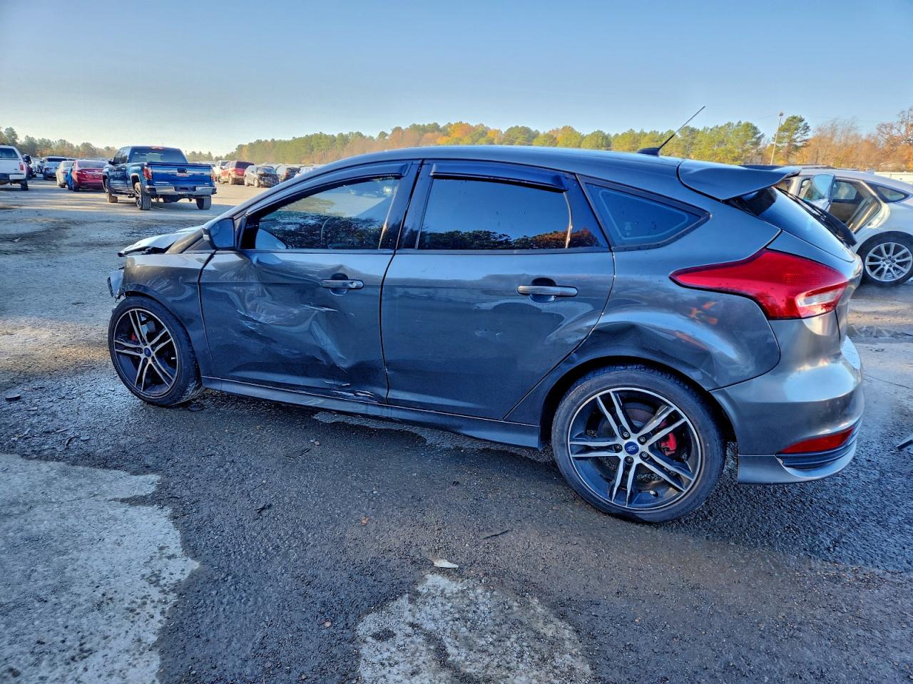 2018 FORD FOCUS ST photo 2