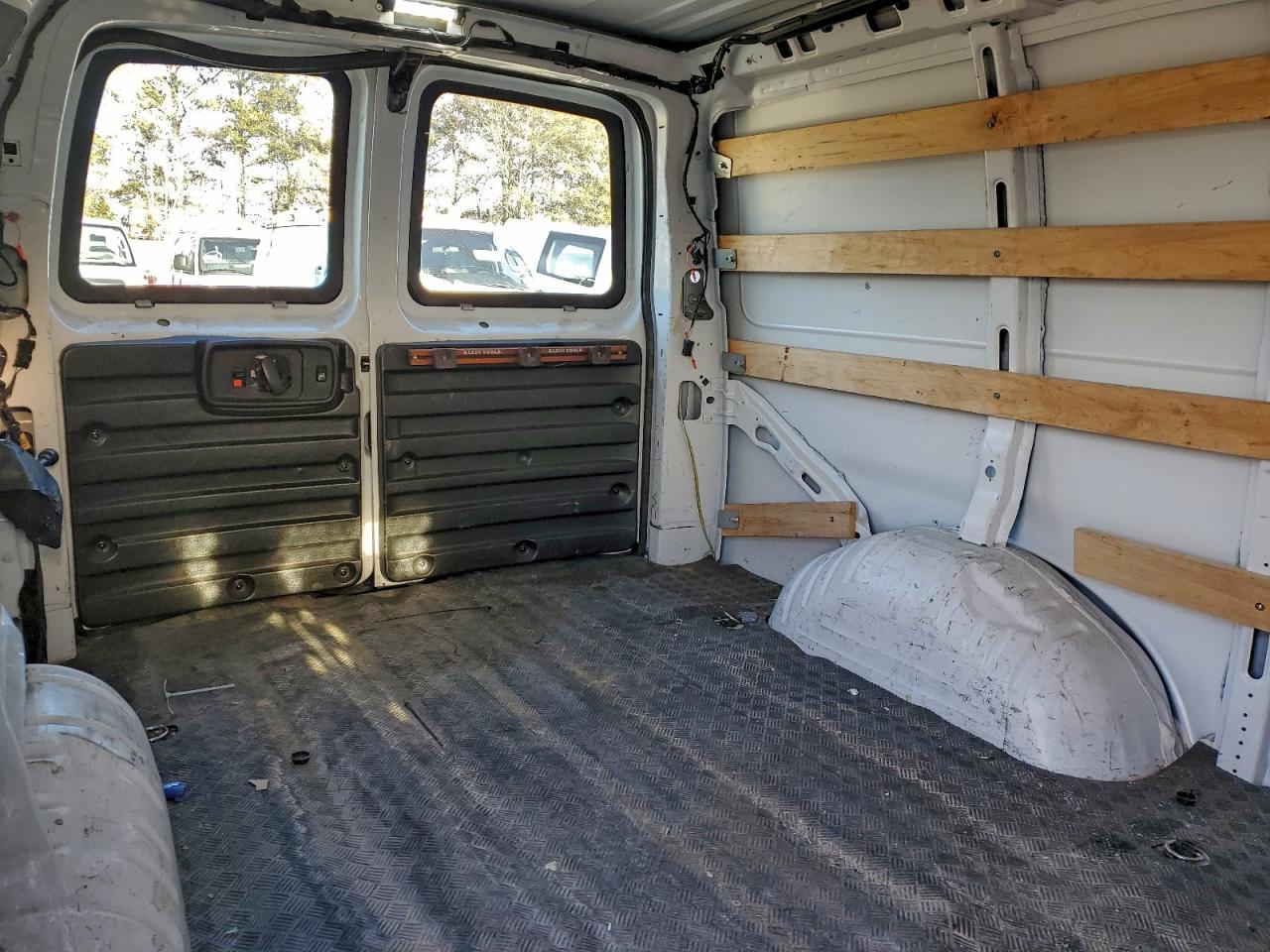 2020 GMC SAVANA DELIVERY VAN photo 10