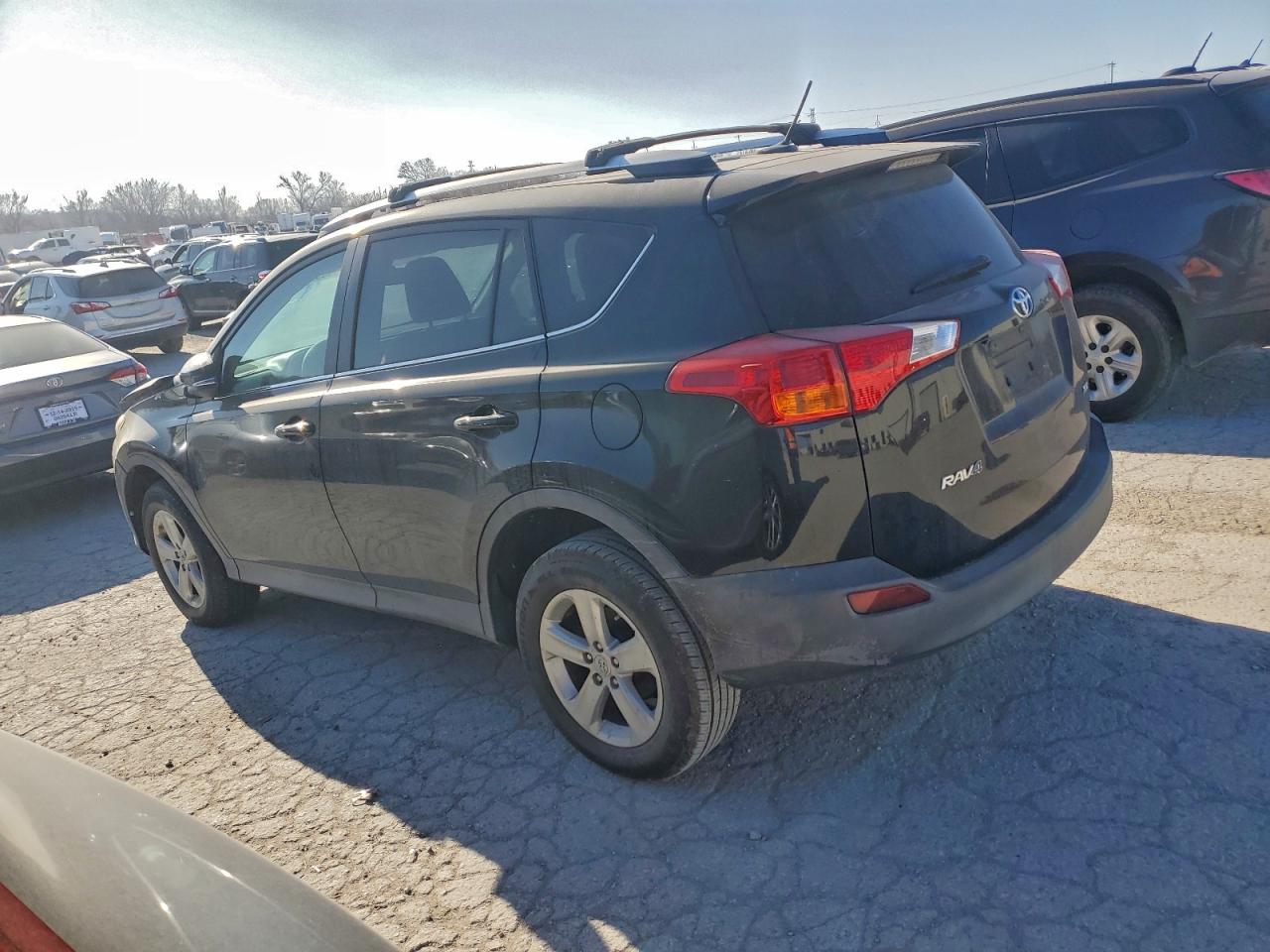 2014 TOYOTA RAV4 XLE photo 2
