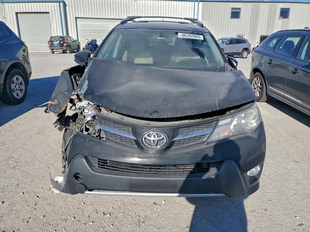 2014 TOYOTA RAV4 XLE photo 5