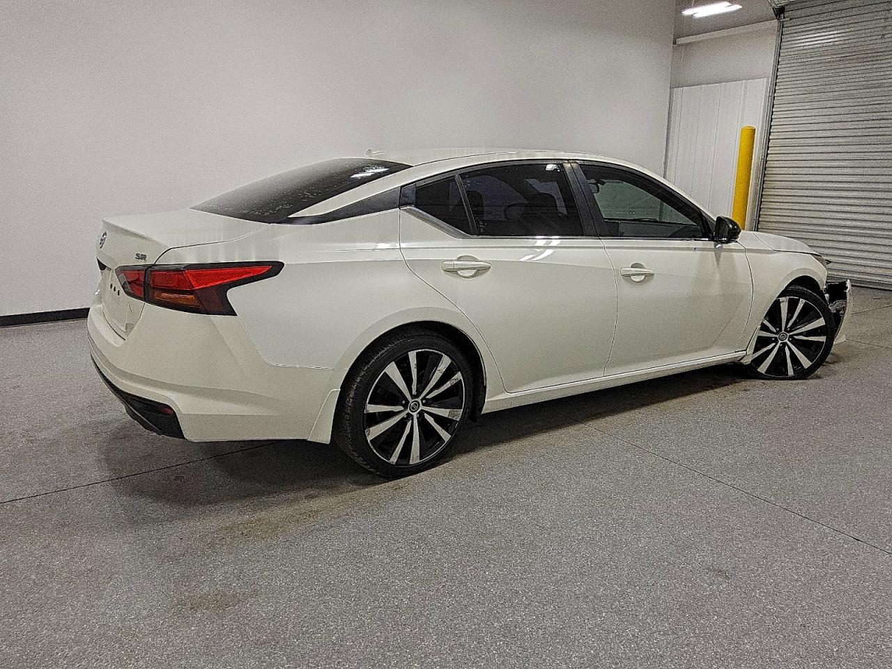 2019 NISSAN ALTIMA SR photo 3