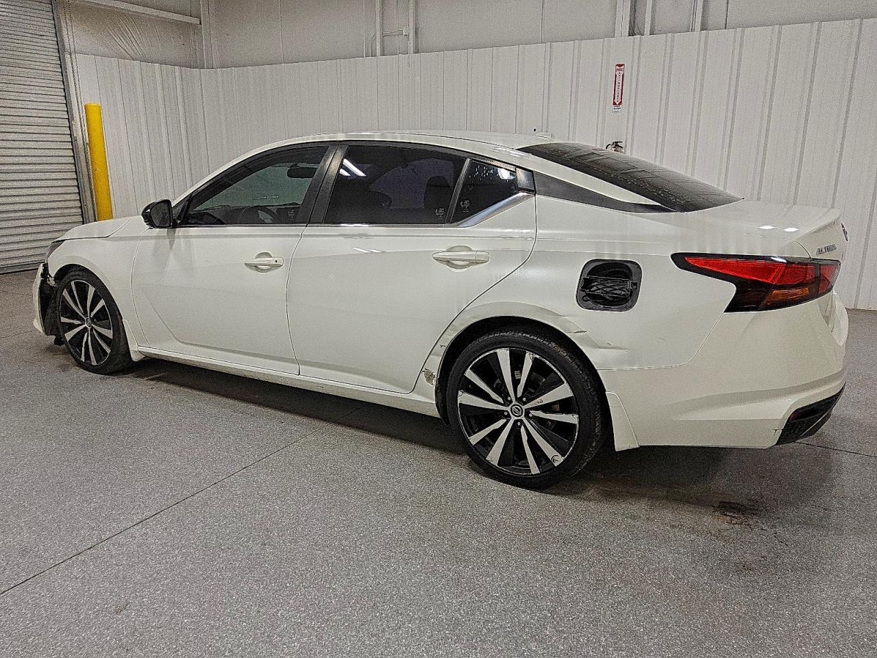 2019 NISSAN ALTIMA SR photo 2