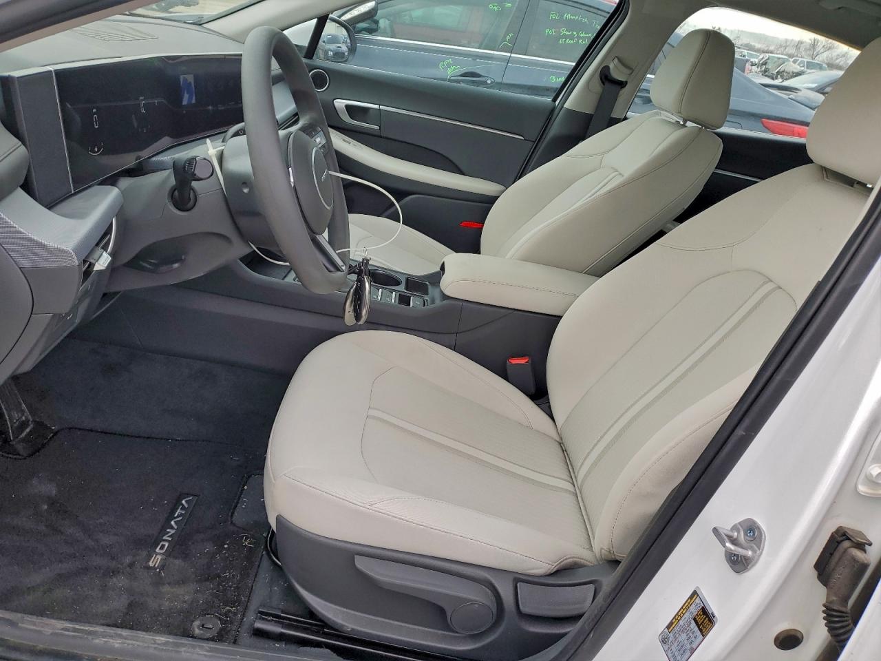 2025 HYUNDAI SONATA SE photo 7