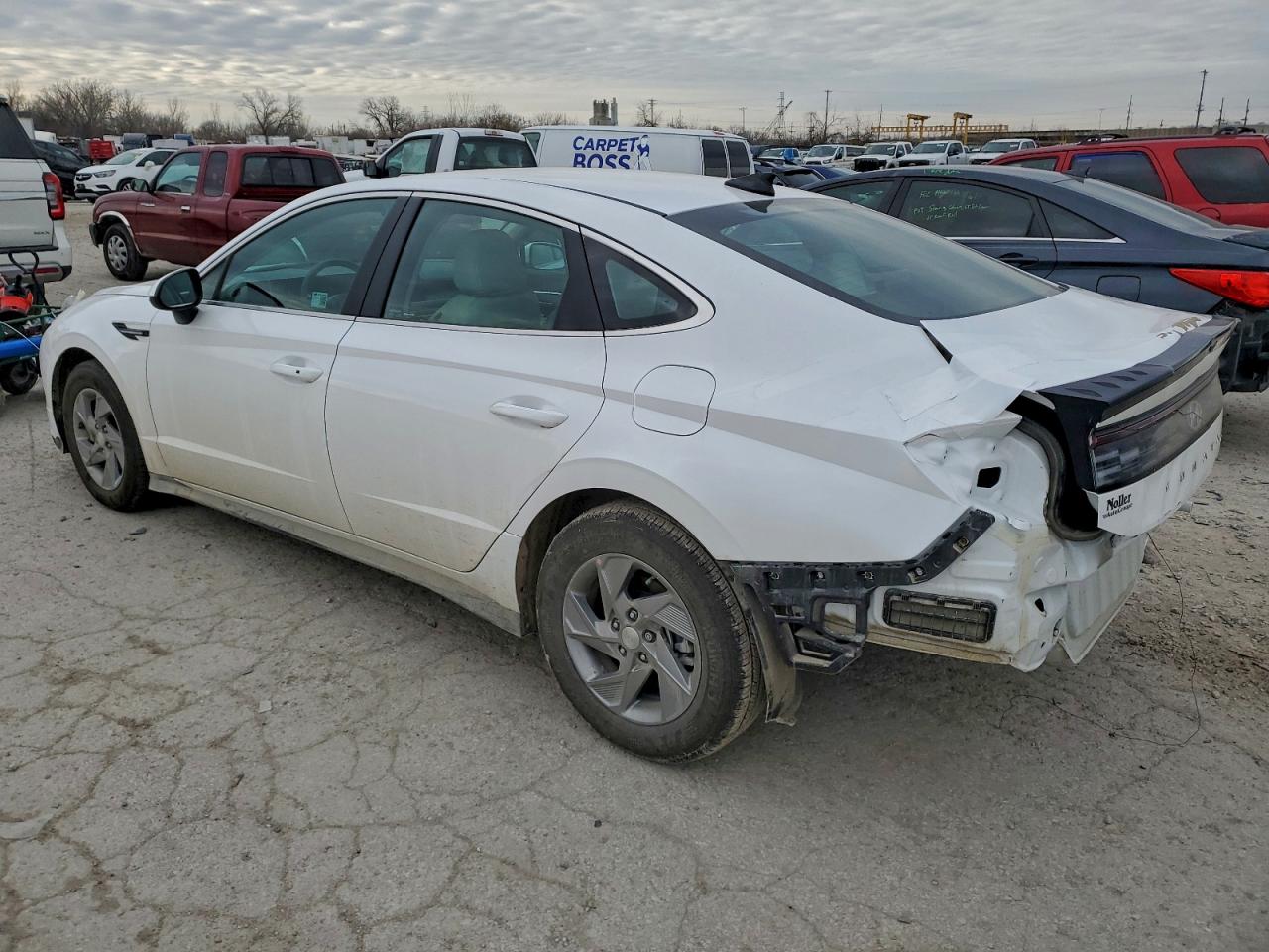 2025 HYUNDAI SONATA SE photo 2