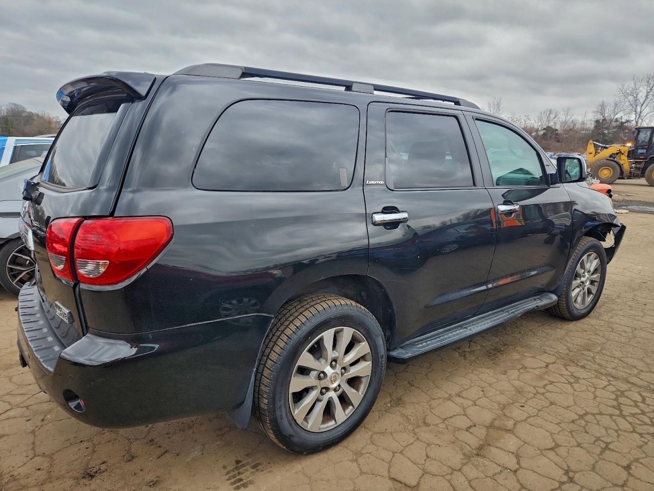 2015 TOYOTA SEQUOIA LIMITED photo 3