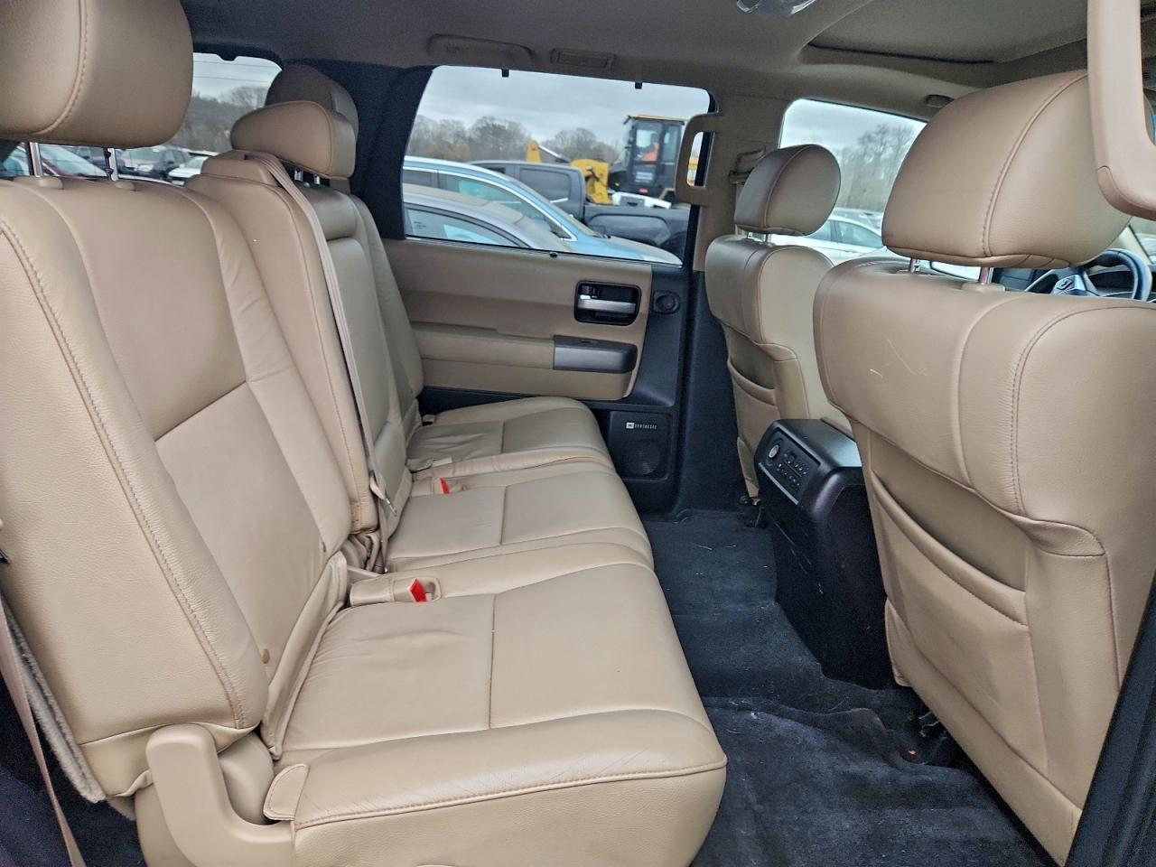 2015 TOYOTA SEQUOIA LIMITED photo 11