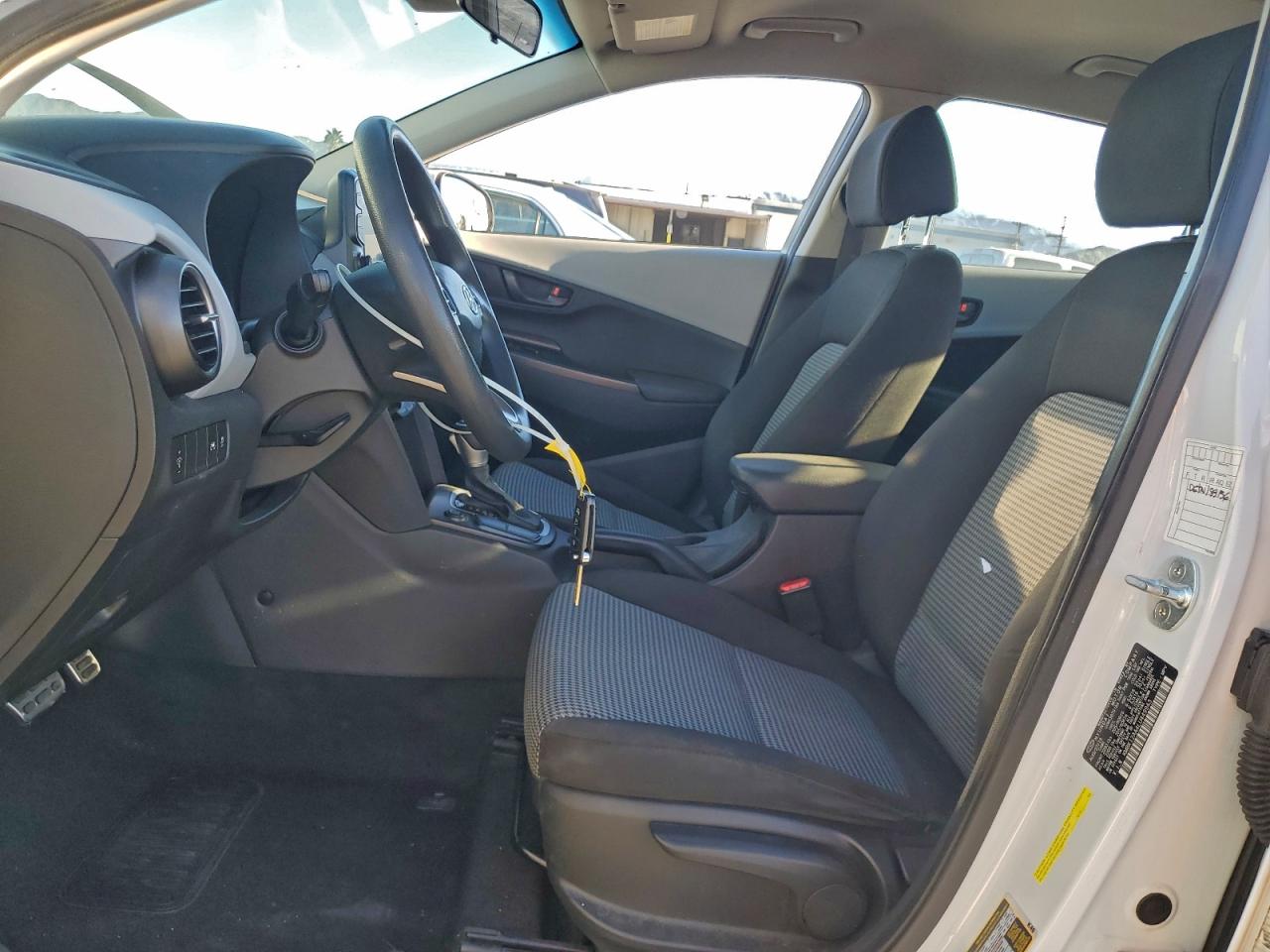 2020 HYUNDAI KONA SE photo 7