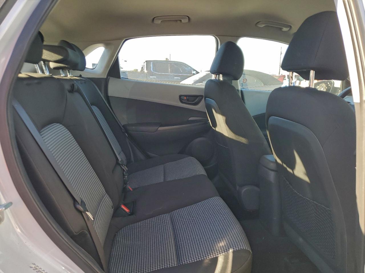 2020 HYUNDAI KONA SE photo 11