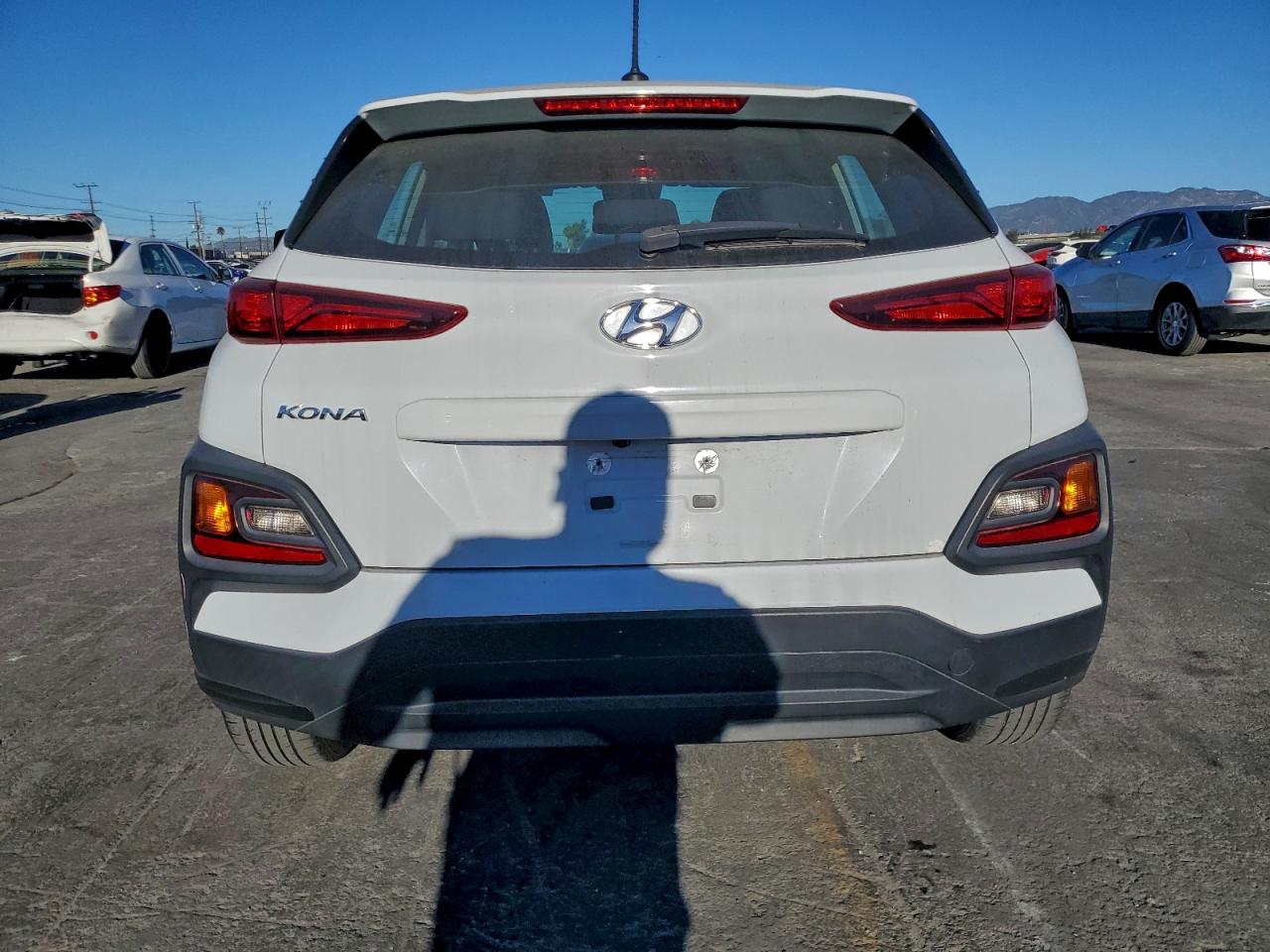 2020 HYUNDAI KONA SE photo 6