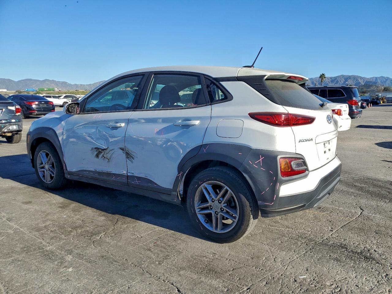 2020 HYUNDAI KONA SE photo 2