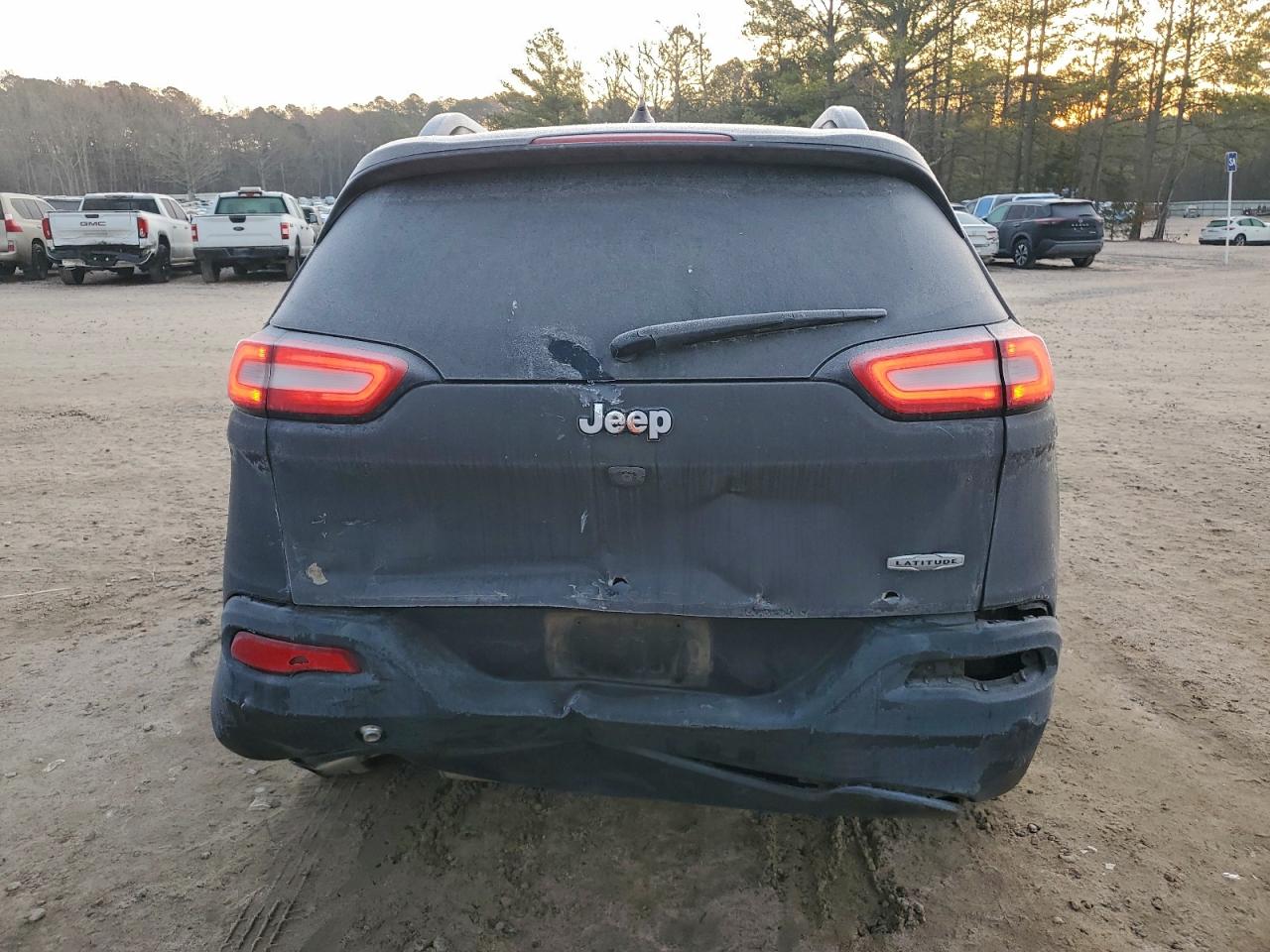 2016 JEEP CHEROKEE LATITUDE photo 6