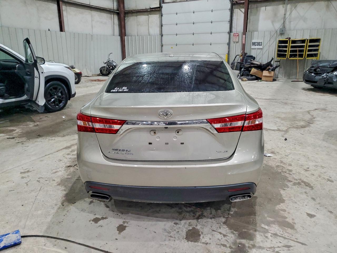 2013 TOYOTA AVALON BASE photo 6