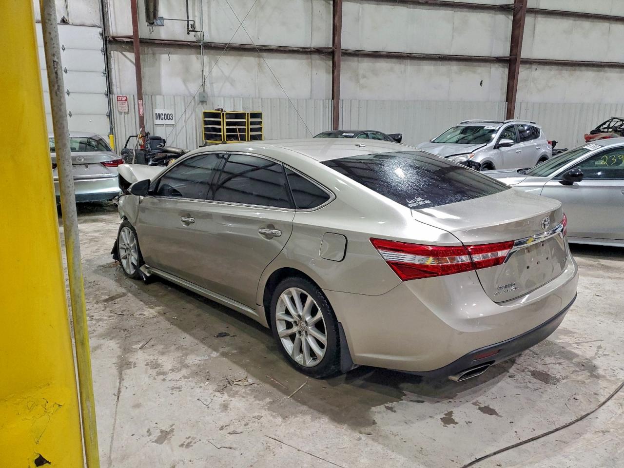 2013 TOYOTA AVALON BASE photo 2