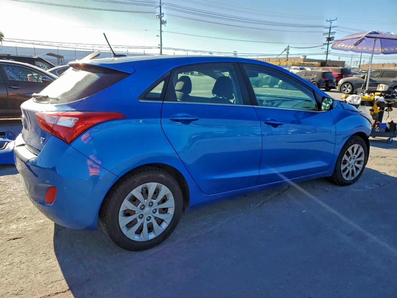 2017 HYUNDAI ELANTRA GT photo 3