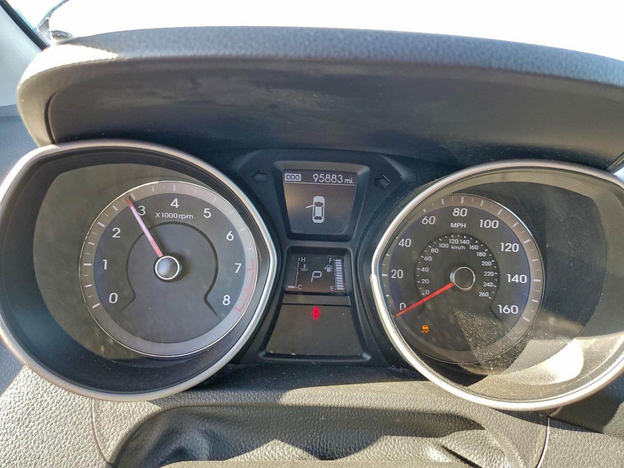 2017 HYUNDAI ELANTRA GT photo 9