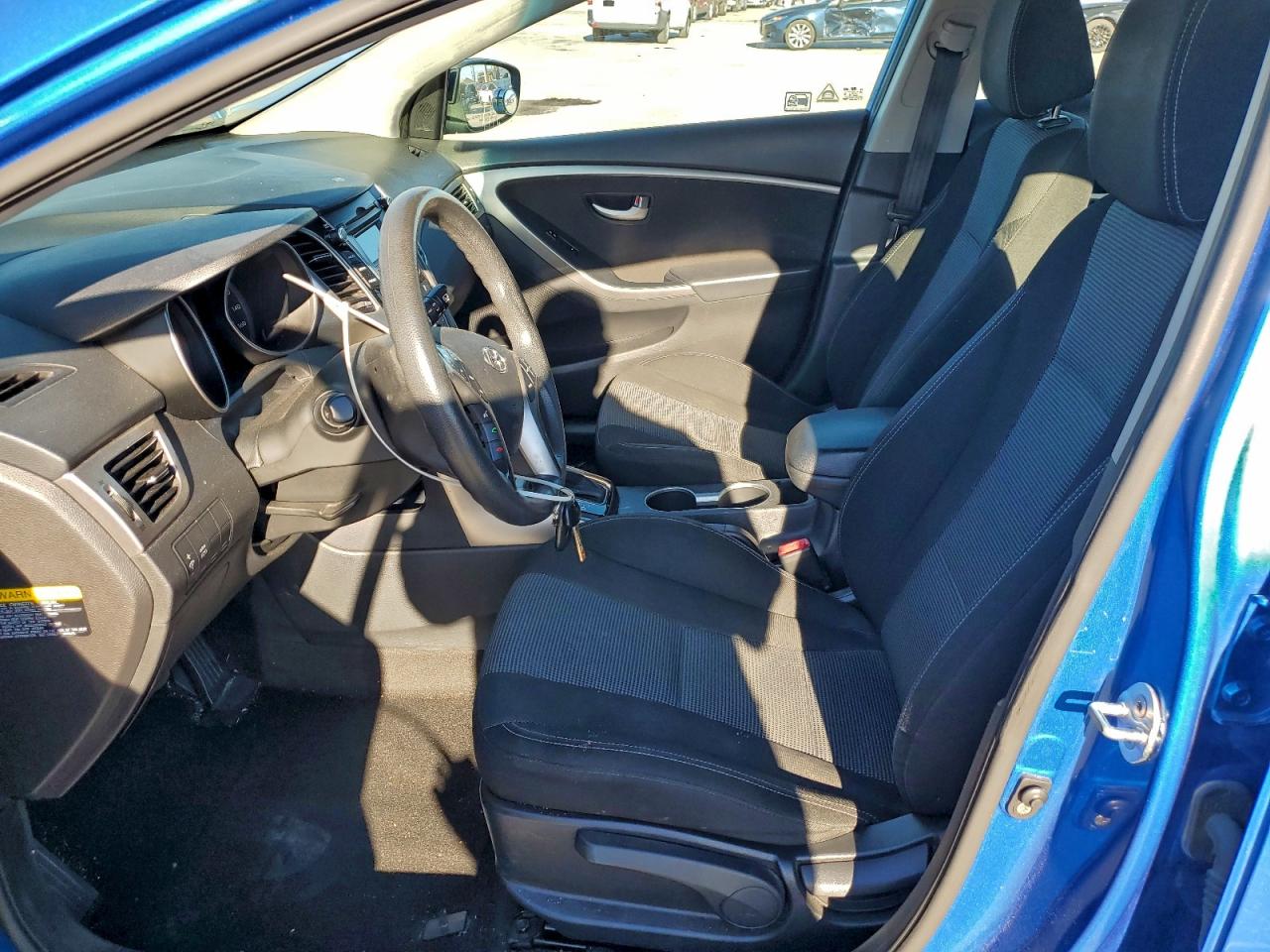 2017 HYUNDAI ELANTRA GT photo 7