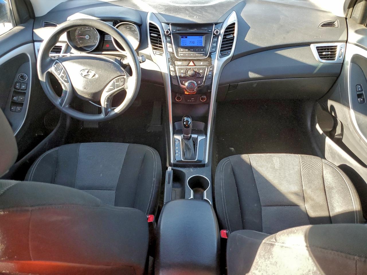 2017 HYUNDAI ELANTRA GT photo 8