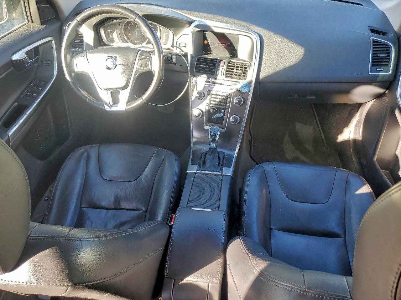 2016 VOLVO XC60 T5 PREMIER photo 8