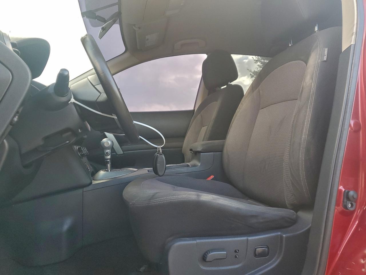 2011 NISSAN ROGUE S photo 7