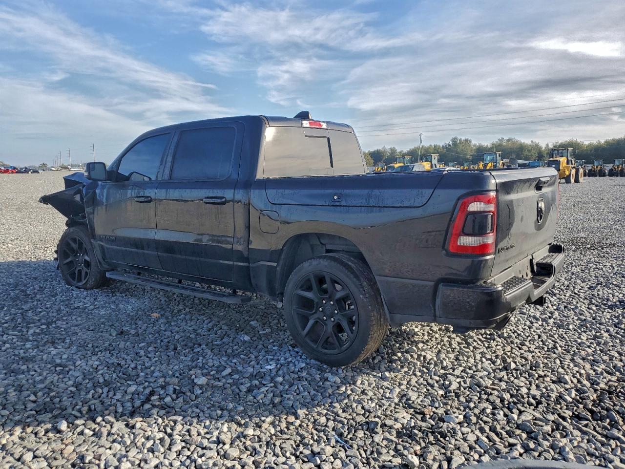 2023 RAM 1500 LARAMIE photo 2