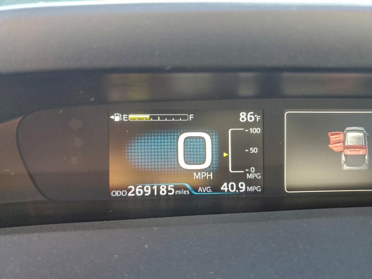 2017 TOYOTA PRIUS photo 9