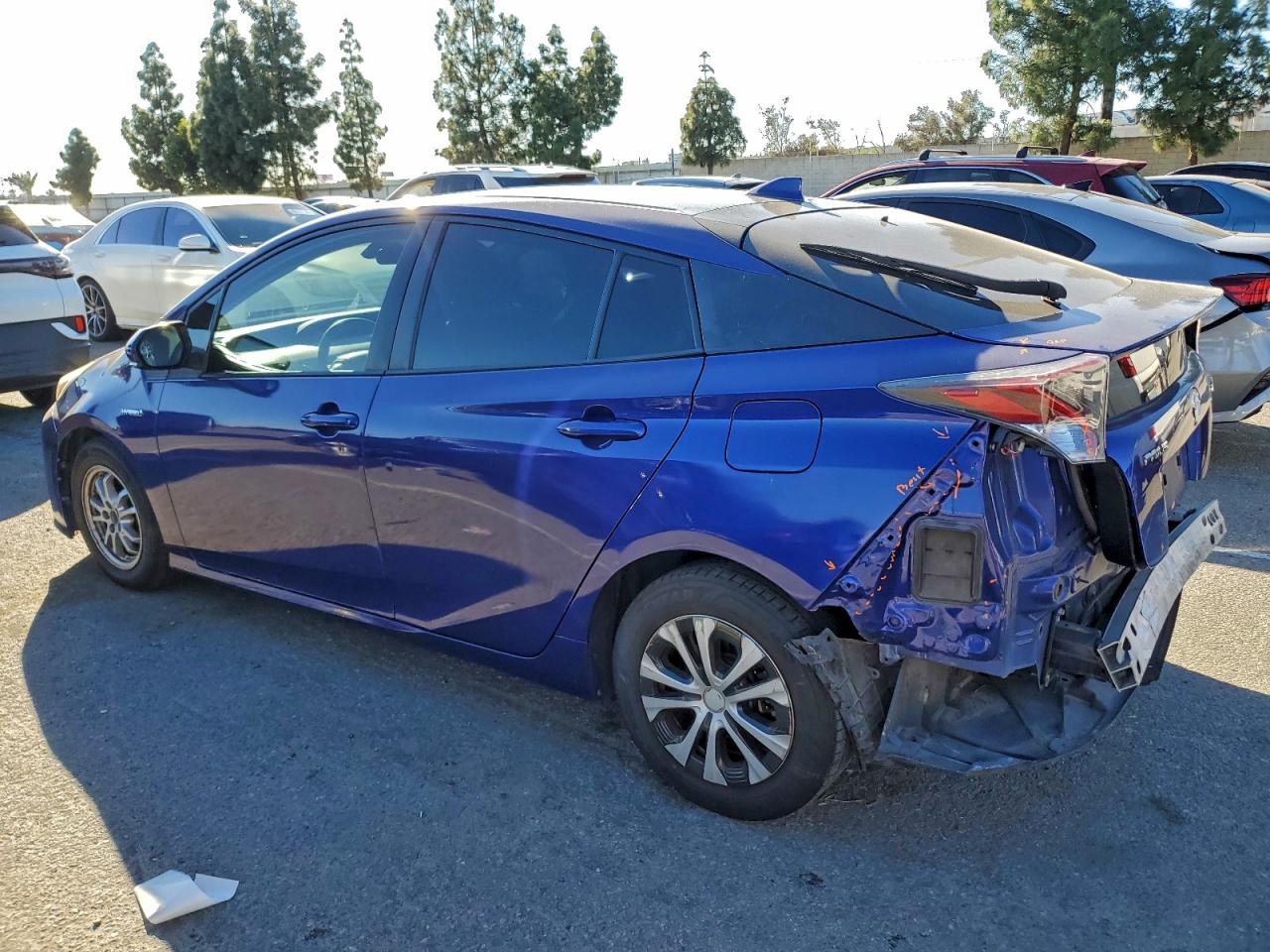 2017 TOYOTA PRIUS photo 2