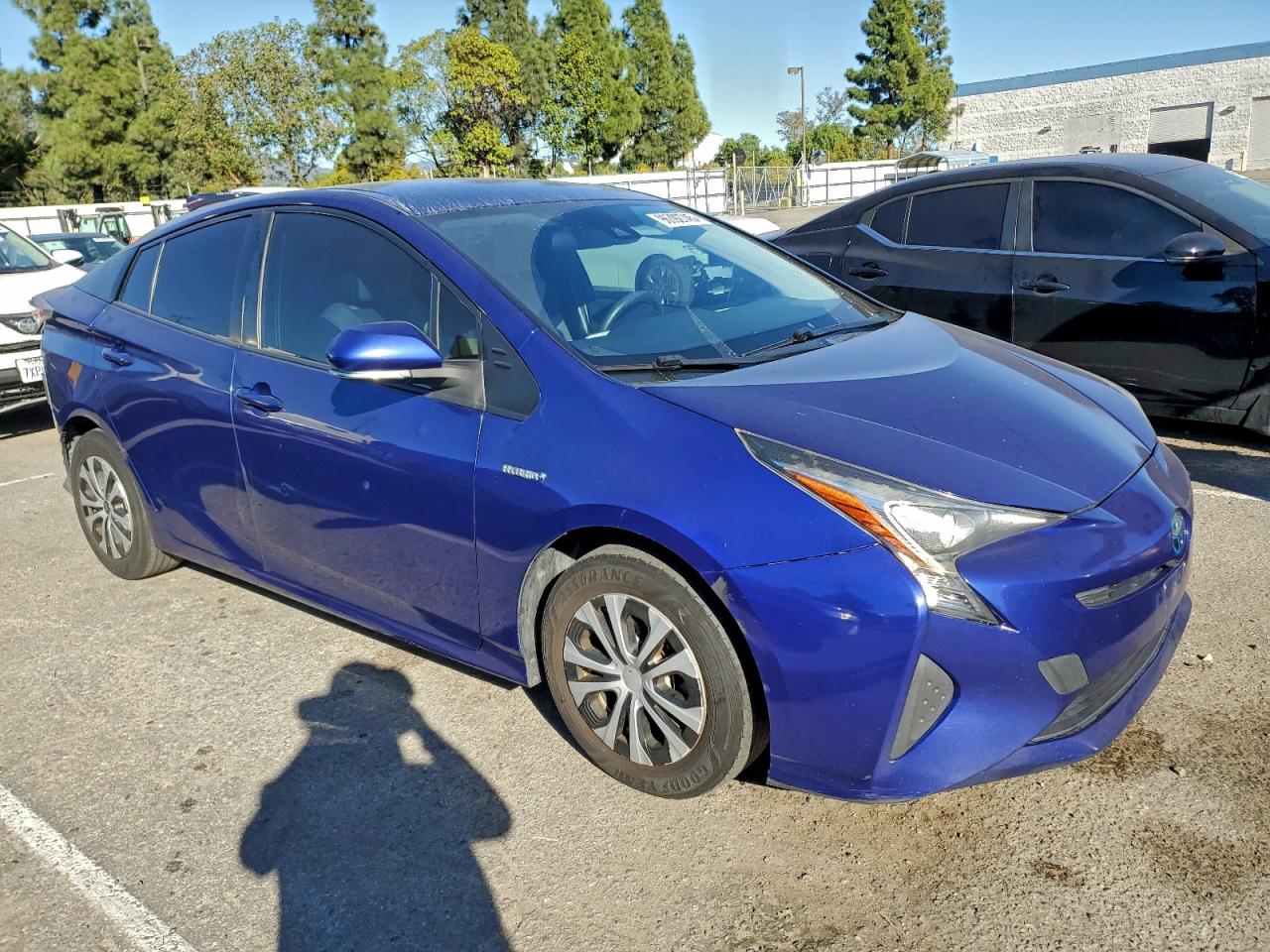 2017 TOYOTA PRIUS photo 4