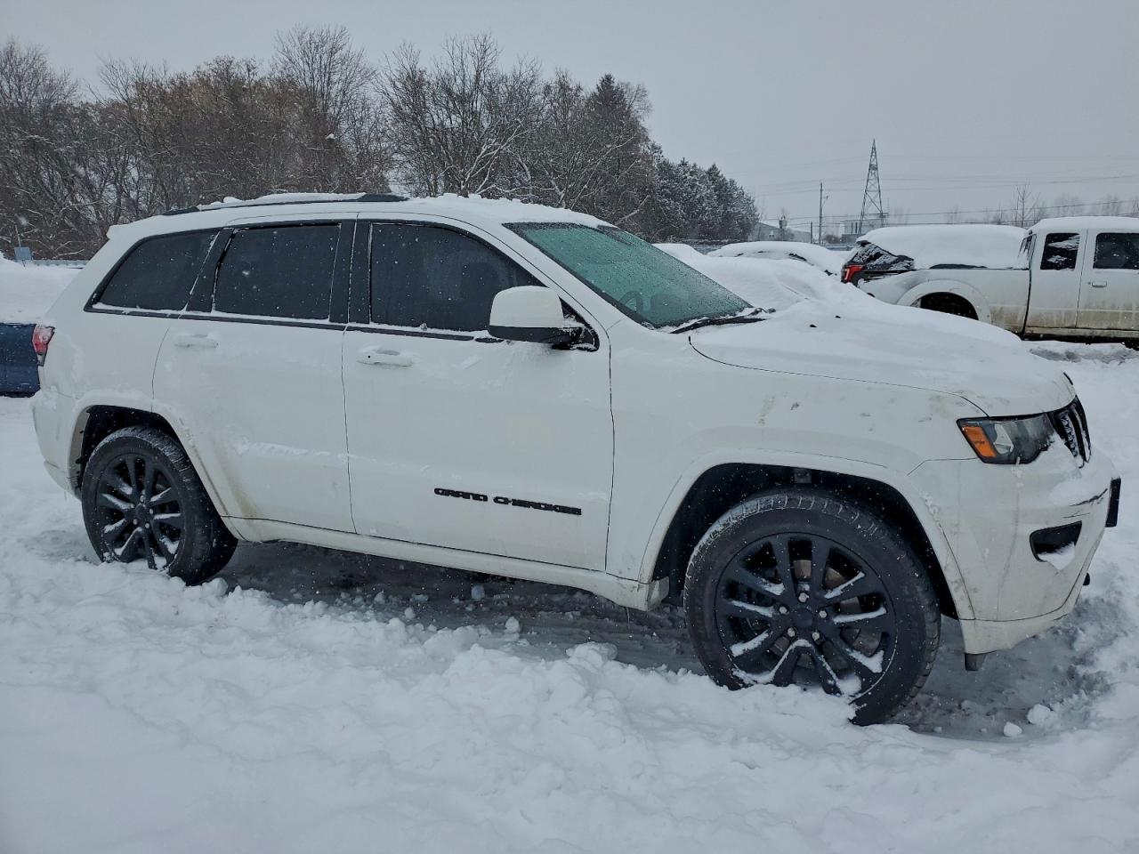 2018 JEEP GRAND CHEROKEE LAREDO photo 4