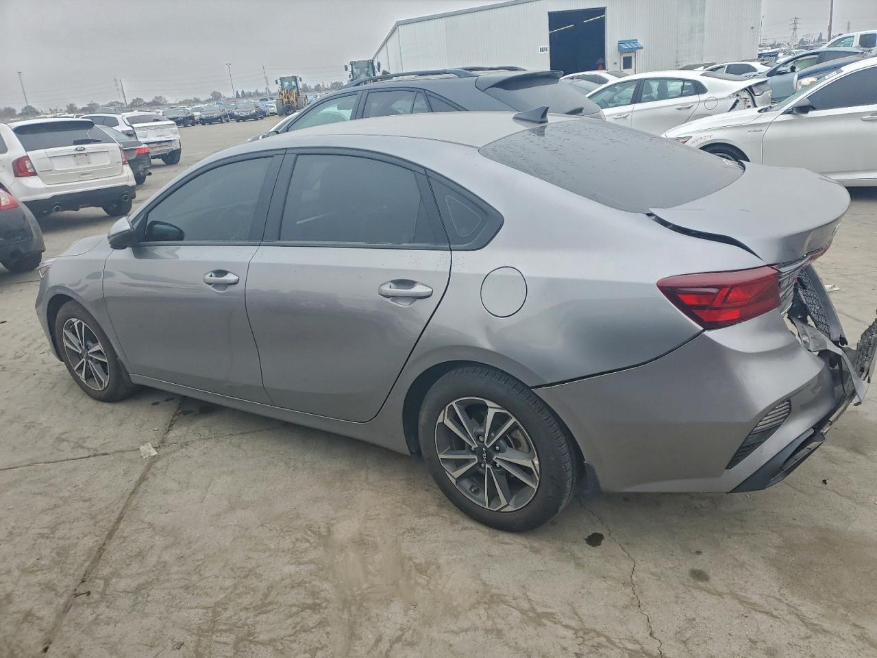 2024 KIA FORTE LX photo 2