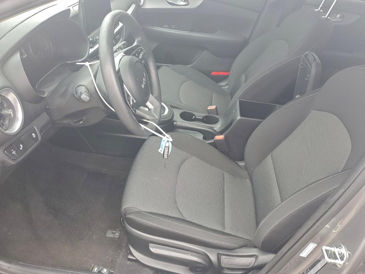 2024 KIA FORTE LX photo 7