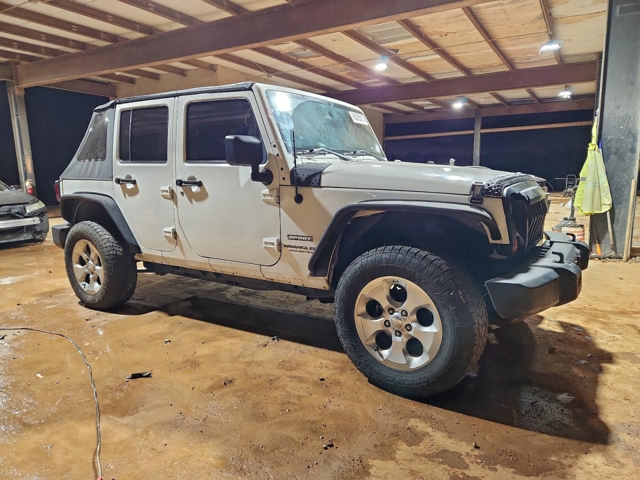 2010 JEEP WRANGLER UNLIMITED SPORT photo 4