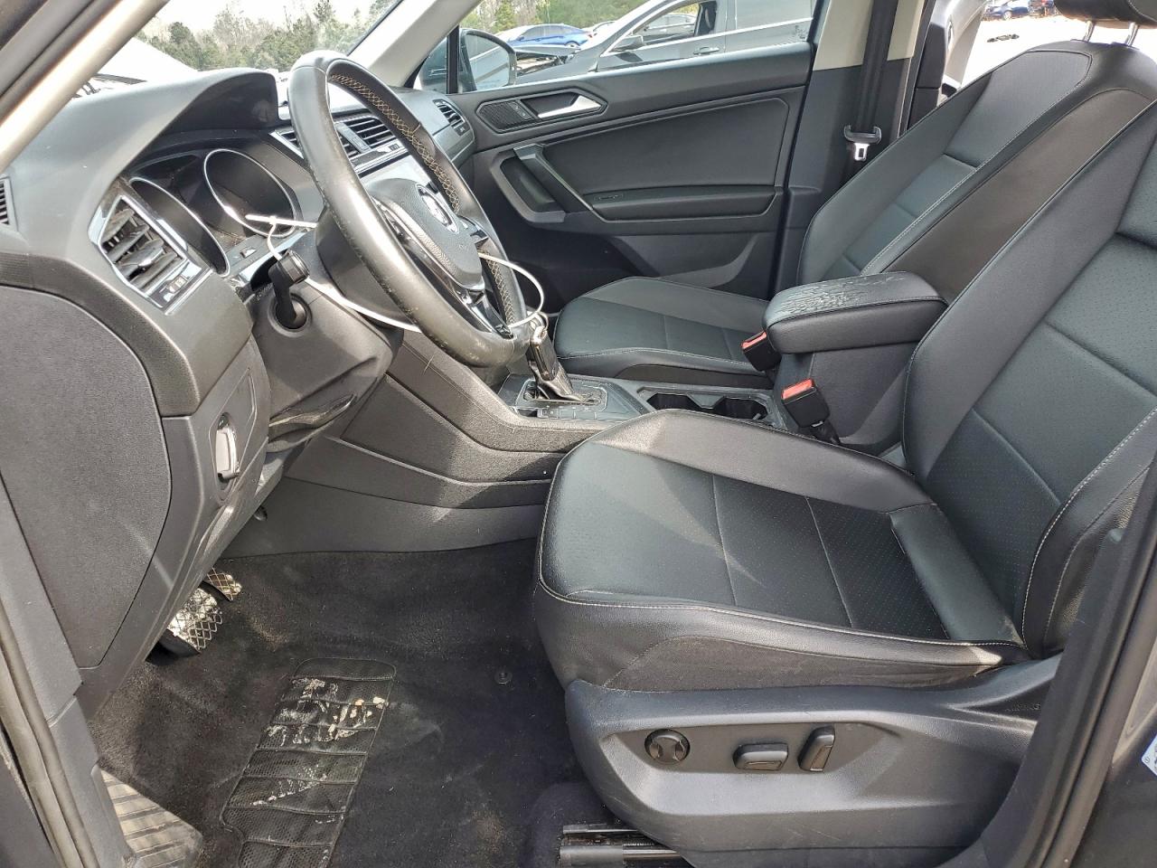 2021 VOLKSWAGEN TIGUAN SE photo 7