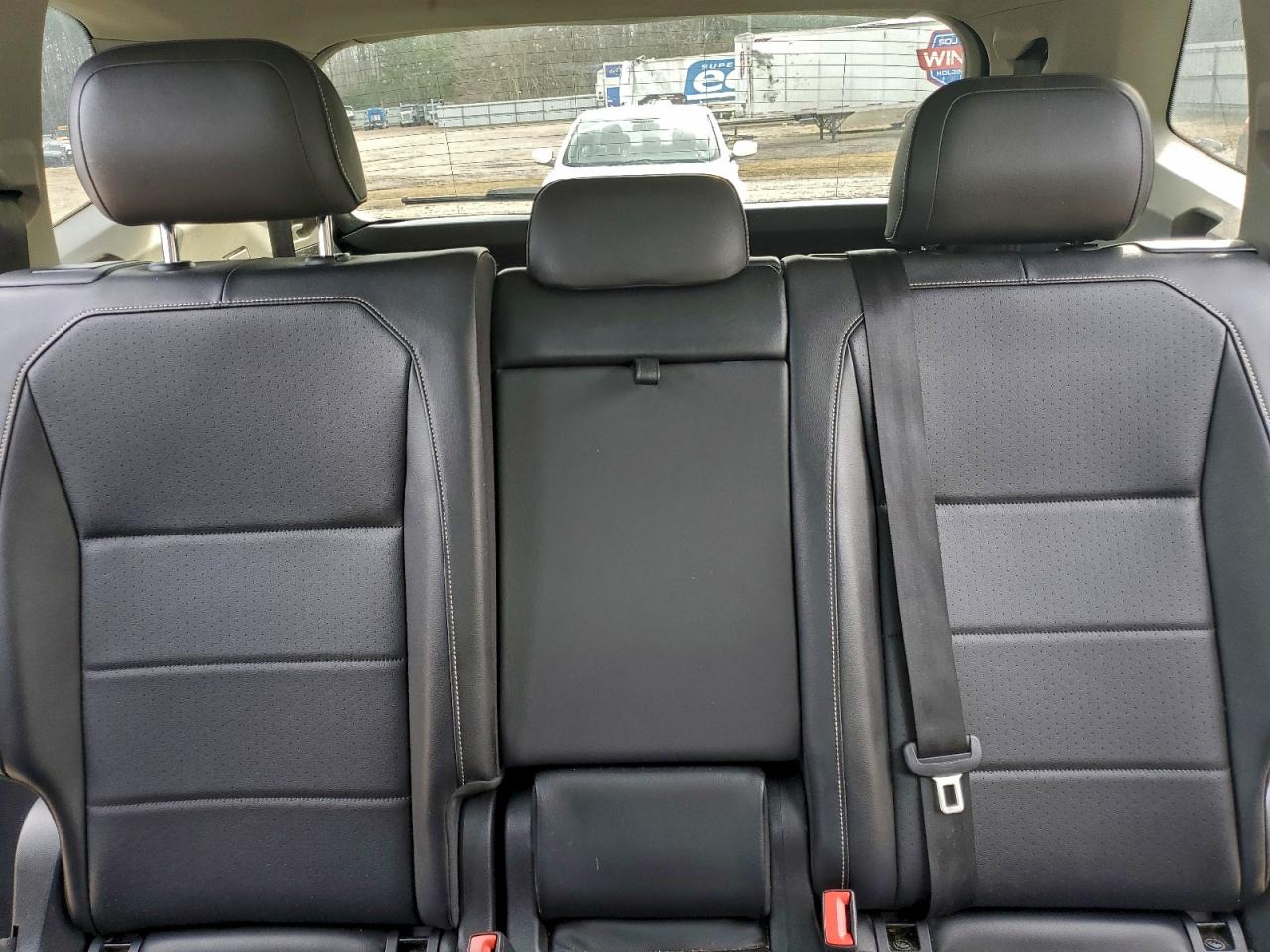 2021 VOLKSWAGEN TIGUAN SE photo 10