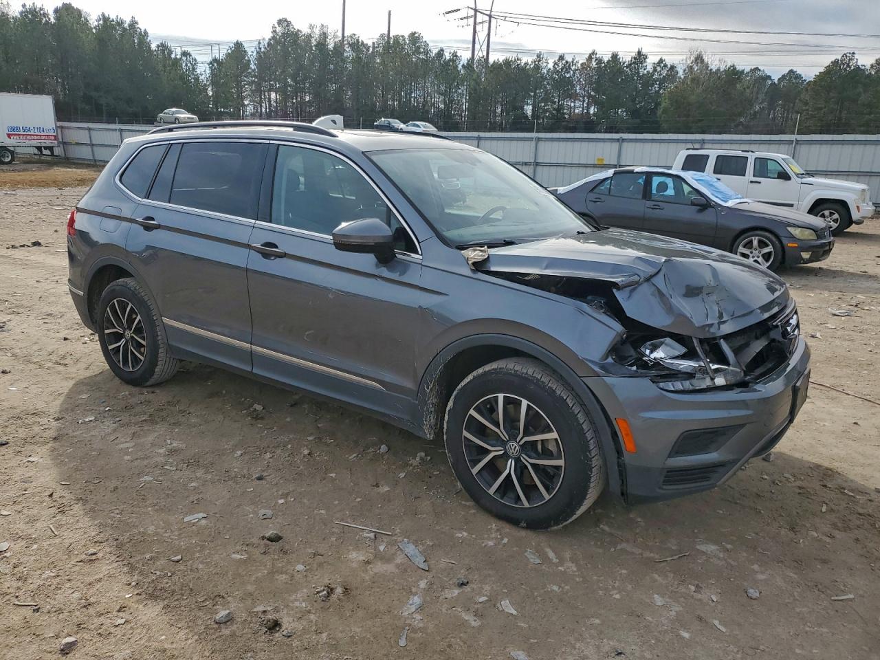 2021 VOLKSWAGEN TIGUAN SE photo 4
