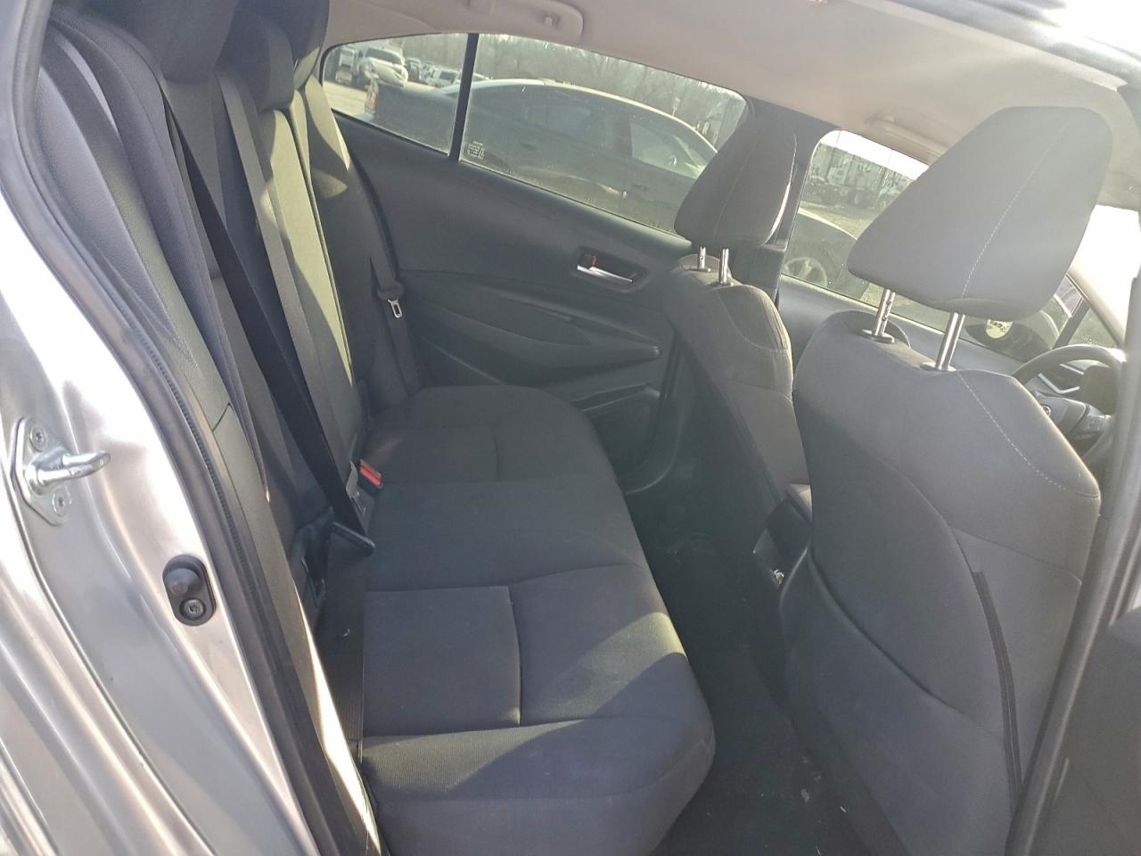 2021 TOYOTA COROLLA LE photo 10