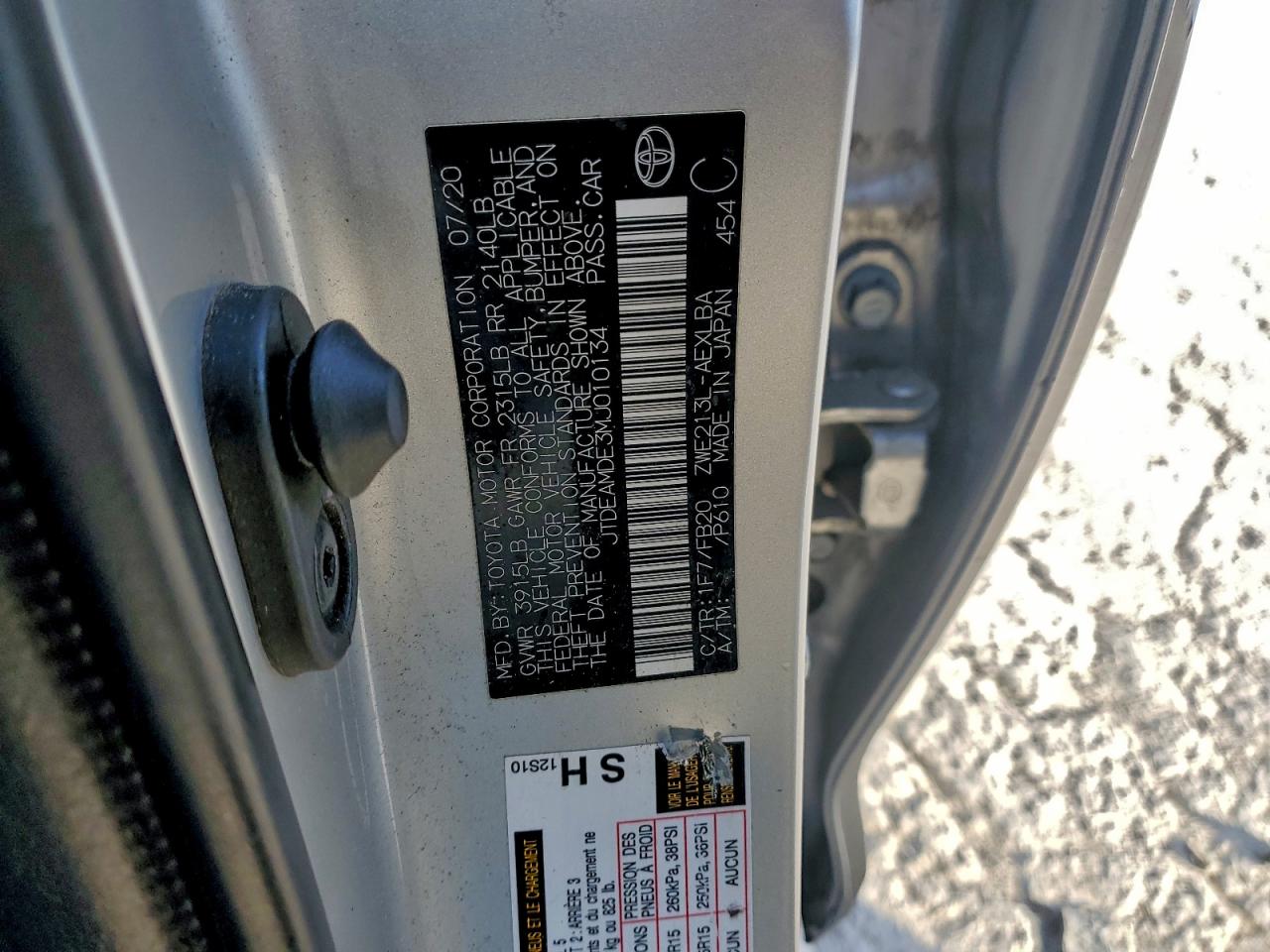 2021 TOYOTA COROLLA LE photo 12