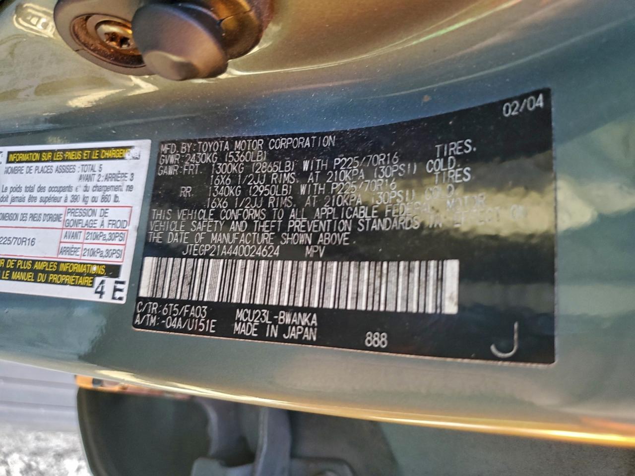 2004 TOYOTA HIGHLANDER BASE photo 12