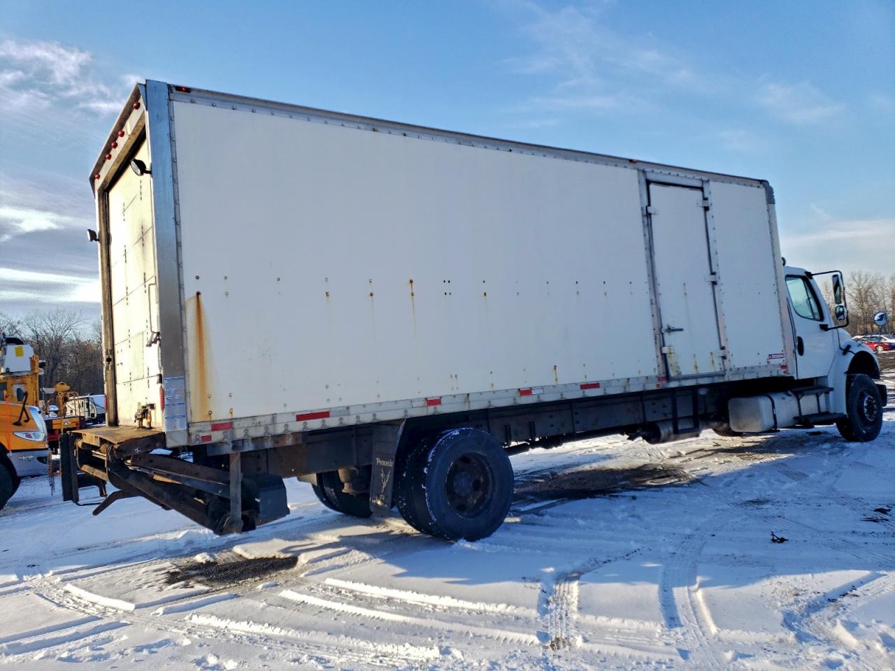 2015 FREIGHTLINER M2 106 MED - Box Truck photo 3
